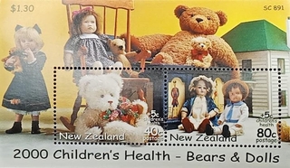 New Zealand-40c & 80c  Mint Miniature Sheet of 2000 Children's Health-Bear & Dolls